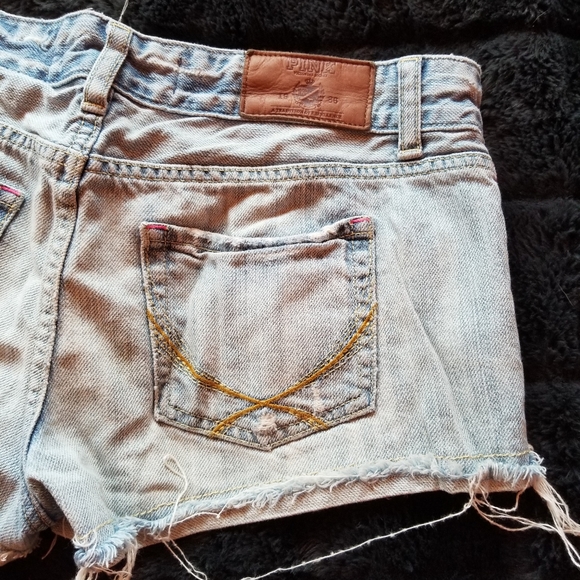 Victoria's Secret PINK Distressed Jean Shorts - Picture 12 of 14